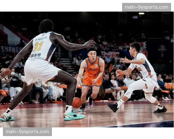 吴泽昊职业生涯首秀上海本土 最强高中生踏上职业赛场